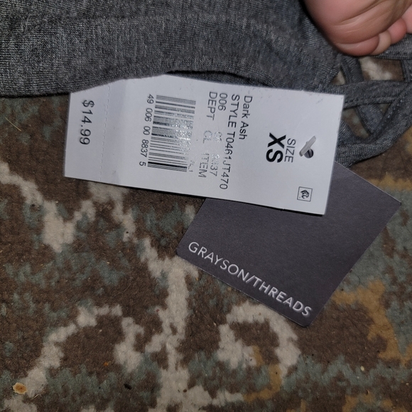 A grey tank - Picture 2 of 2